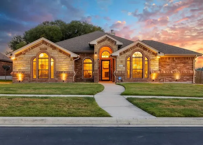 New House 8-10ppl Families & Groups Pets *