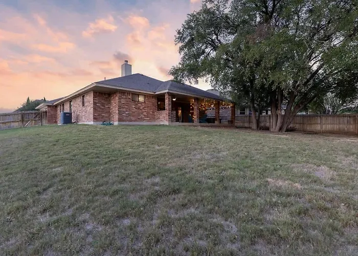 New House 8-10ppl Families & Groups Pets Holiday home Killeen